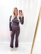 Load image into Gallery viewer, Softest Yoga Pants ESPRESSO💖 2 larges left
