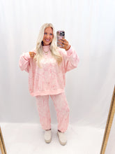 Load image into Gallery viewer, Backwoods Barbie Joggers - L PINK CAMO
