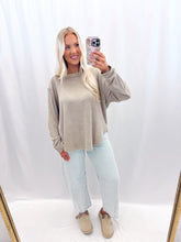 Load image into Gallery viewer, Sweet &amp; Simple Top TAN
