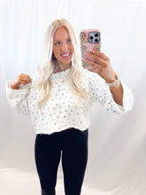 Load image into Gallery viewer, Dainty Daisy Pullover
