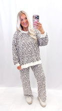 Load image into Gallery viewer, Prowl &amp; Lounge SET (sweatshirt &amp; sweatpants)
