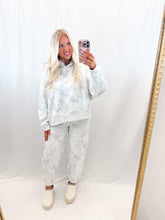 Load image into Gallery viewer, Camo Cutie SET (hoodie + sweatpants)
