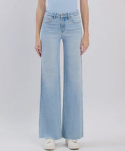Load image into Gallery viewer, Laidback Luxe Denim Jeans
