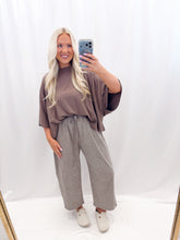 Load image into Gallery viewer, In The Pines Lounge Barrel Pants (Green/Brown Polka Dots)
