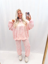 Load image into Gallery viewer, Backwoods Barbie Mockneck - L PINK CAMO
