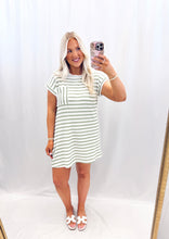 Load image into Gallery viewer, Stripe + Shore T-Shirt Dress GREEN💖 1 medium left
