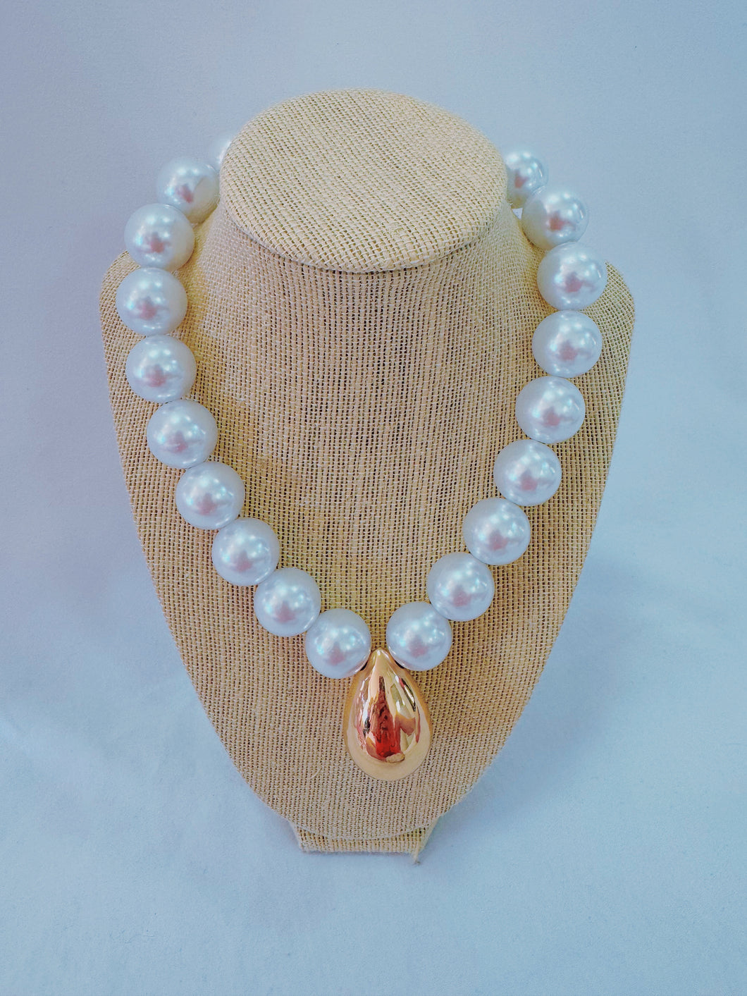 CHUNKY PEARL NECKLACE