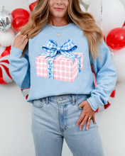 Load image into Gallery viewer, Chinoiserie Present
