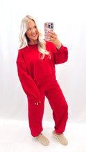 Load image into Gallery viewer, Star Snuggle PULLOVER RED

