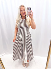 Load image into Gallery viewer, Sunday Stroll Dress

