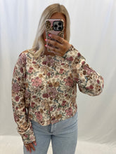 Load image into Gallery viewer, Vintage Floral Sweater
