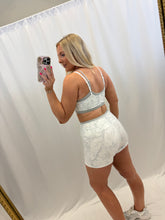 Load image into Gallery viewer, Active In Camo Set White
