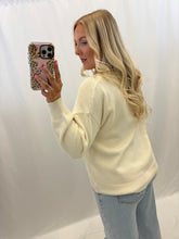 Load image into Gallery viewer, Beary Cute Sweater CREAM
