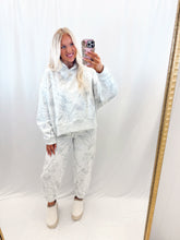 Load image into Gallery viewer, Camo Cutie SET (hoodie + sweatpants)
