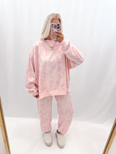 Load image into Gallery viewer, Backwoods Barbie Joggers - L PINK CAMO
