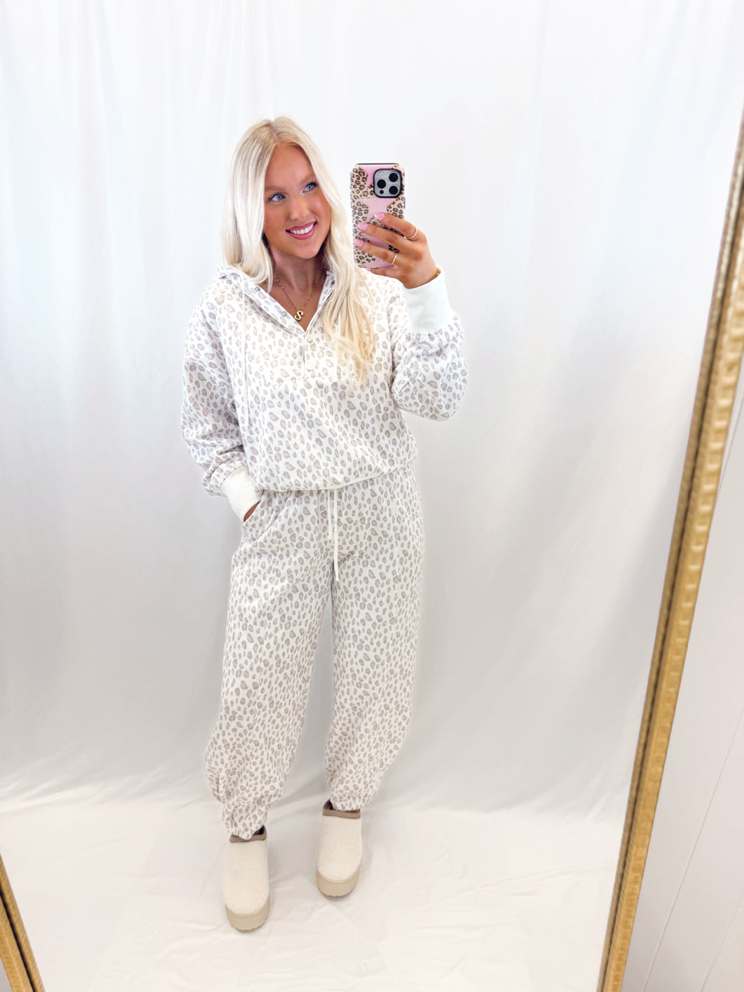 Cheetah Chic SET (hoodie + sweatpants)