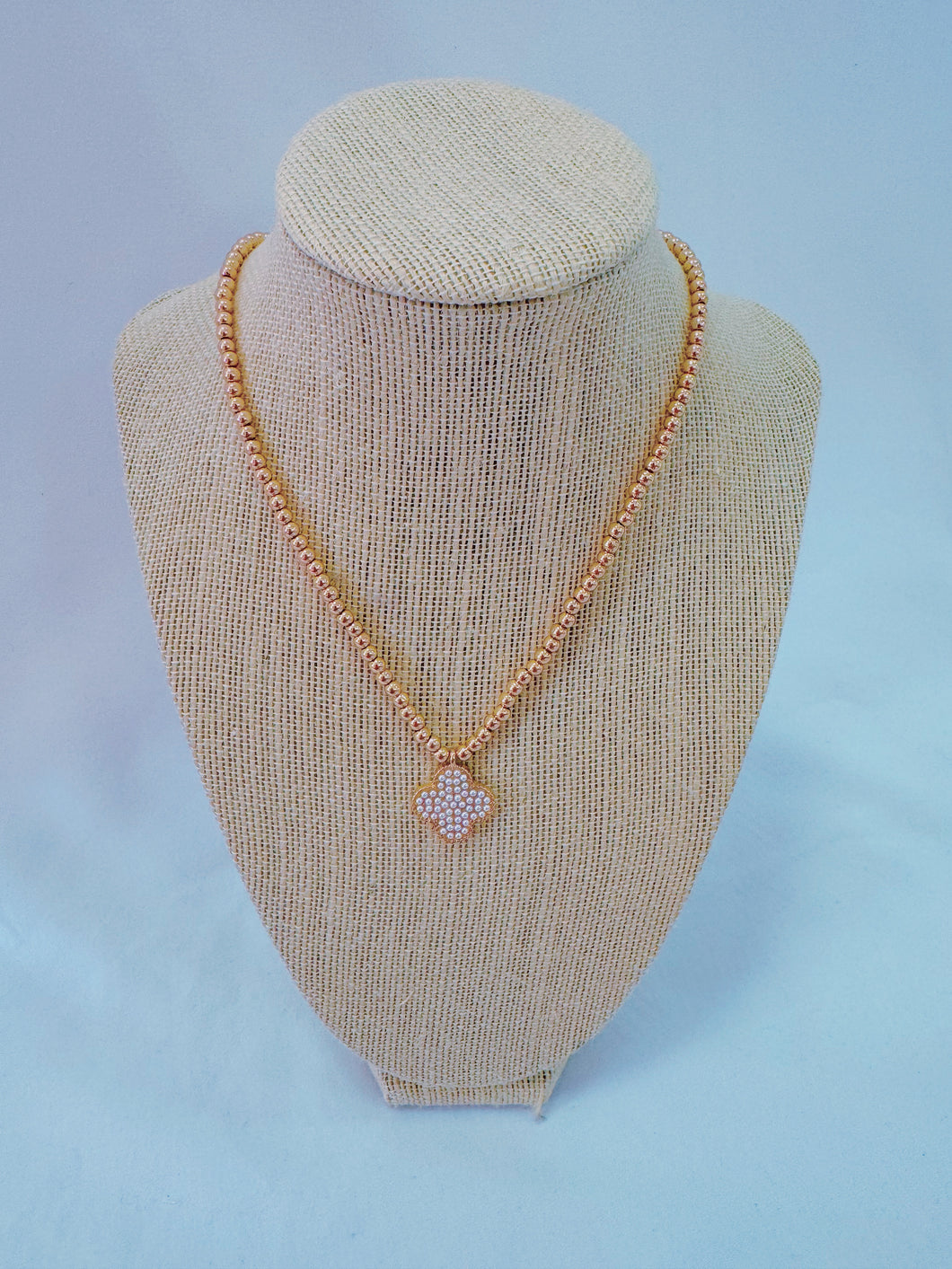 PEARL CLOVER NECKLACE