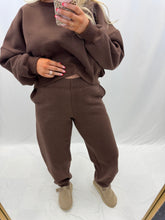 Load image into Gallery viewer, Cozy Core SWEATPANTS BROWN
