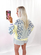 Load image into Gallery viewer, Sweet Floral Pullover
