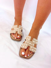 Load image into Gallery viewer, Spring Pearl Sandals
