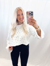 Load image into Gallery viewer, Dainty Daisy Pullover
