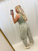 Load image into Gallery viewer, Marsh Muse Barrel Joggers💖 medium &amp; large left
