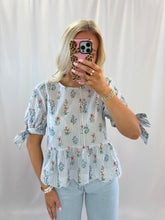 Load image into Gallery viewer, Flirty Floral Blouse BLUE💖 1 large left
