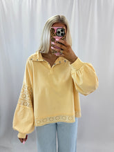 Load image into Gallery viewer, Easy Breezy Pullover L YELLOW
