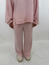 Load image into Gallery viewer, Baby Pink Soft SET (top + pants)
