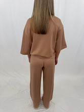 Load image into Gallery viewer, Scuba Soft SET BROWN (top + pants)
