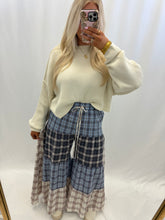 Load image into Gallery viewer, Living Room Fashion Show Pants
