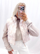 Load image into Gallery viewer, Camo Babe Reversible Puffer - TAN CAMO💖 small &amp; medium left
