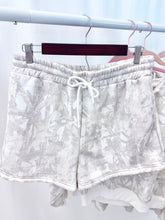 Load image into Gallery viewer, Camo Crush Shorts - WHITE CAMO
