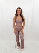 Load image into Gallery viewer, Move Muse SET MOCHA/PINK POLKA DOTS (tank + yoga pants)

